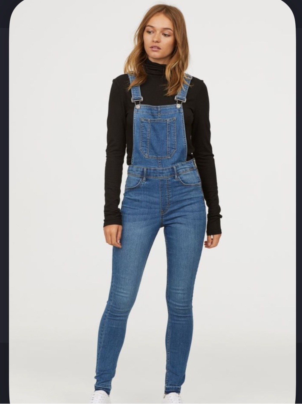 H&M Divided Denim Skinny
Overalls Medium Wash
Size 8